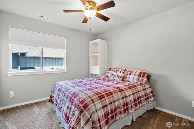 2nd bedroom