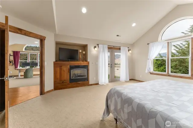 Gas fireplace in primary bedroom