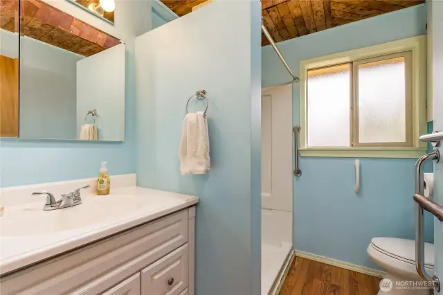 Bright hall bathroom