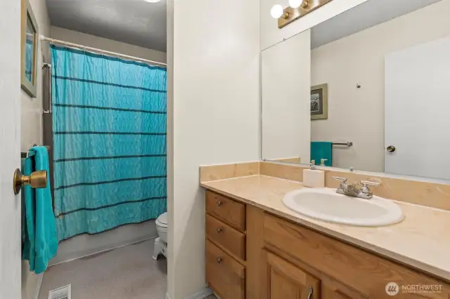 Main Floor Full Bath