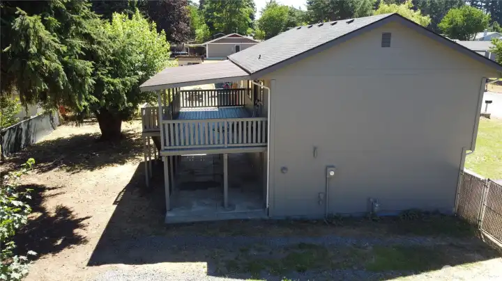 Huge covered deck for entertaining.