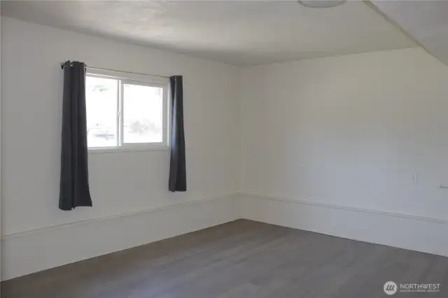 Bonus or rec room downstairs, could be 5th bedroom.