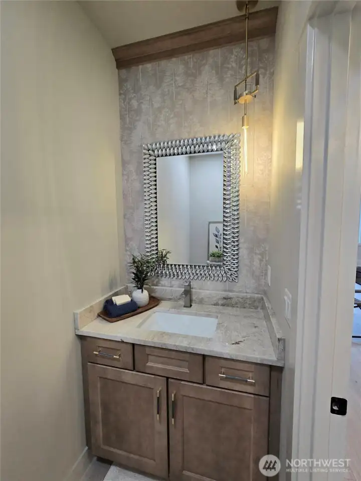 Glam powder bath for guests off entry