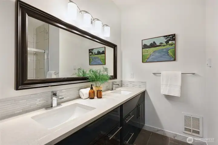 Entryway bath with full shower and tub