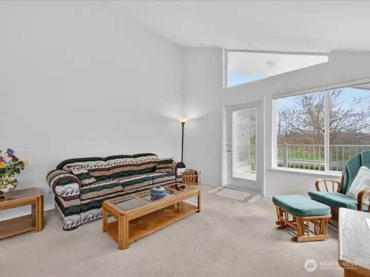 Looking at the door that opens out to the southe and east facing deck, where there are great views of Mt Baker. Looking at the door that opens out to the southe and east facing deck, where there are great views of Mt Baker.