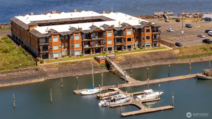 14 boat slips for just this complex. Gated with power and water