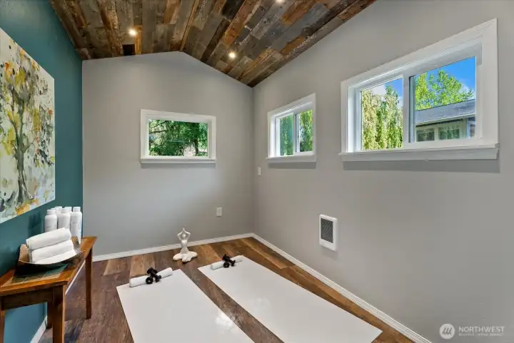 Space for Flex Office or Studio