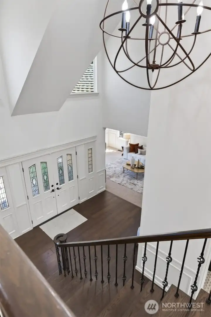 Upper landing with view of the foyer.