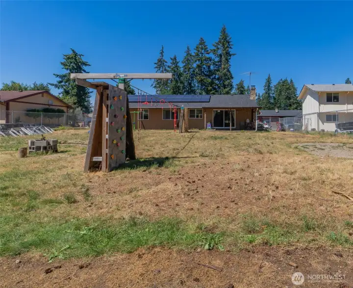 NINJA obstacle course and rock wall, perfect for the next buyers! NINJA obstacle course and rock wall, perfect for the next buyers!