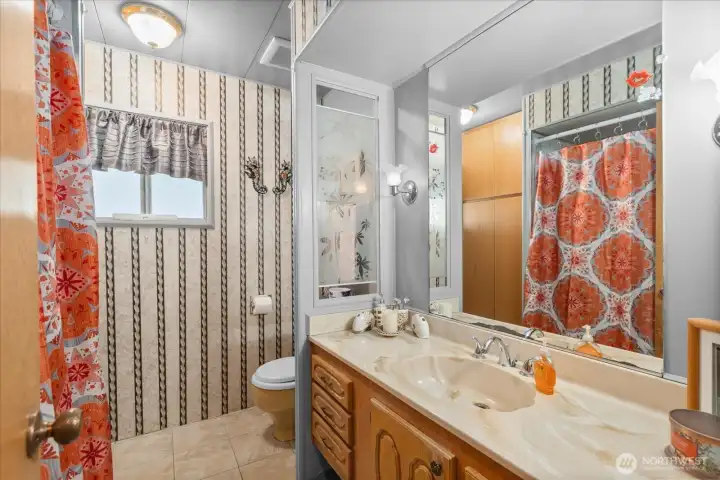 Guest full bathroom