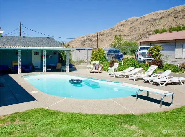 Welcome home to your own private backyard pool and common areas.  Wenatchee area weather very accommodating