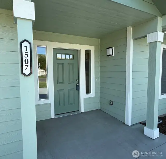 Welcome Home!           No steps!!