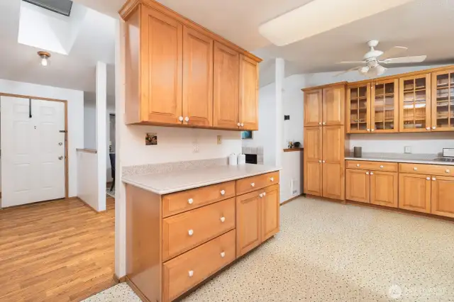 Look at the storage available in this kitchen ?