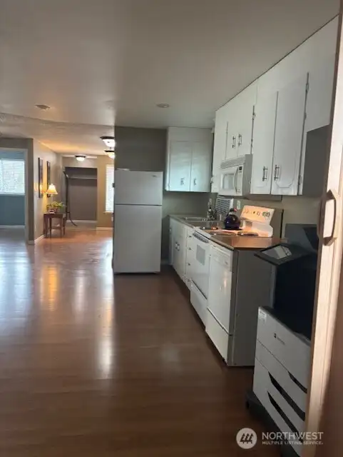 Open and Airy Kitchen