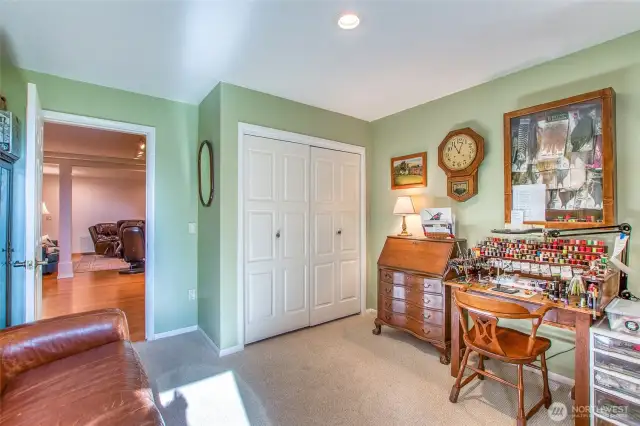 An additional lower room is used as a hobby room