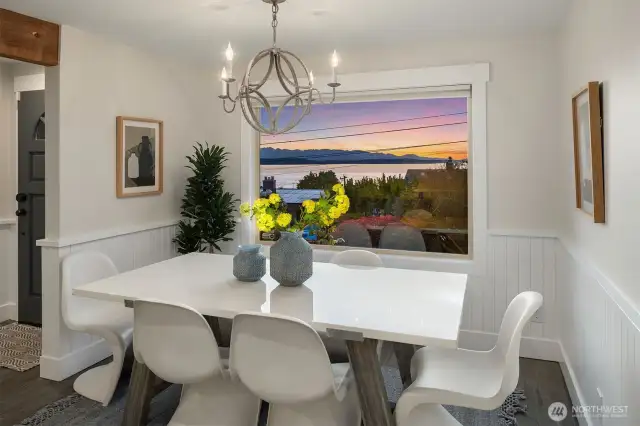 Imaging dining here at sunset.