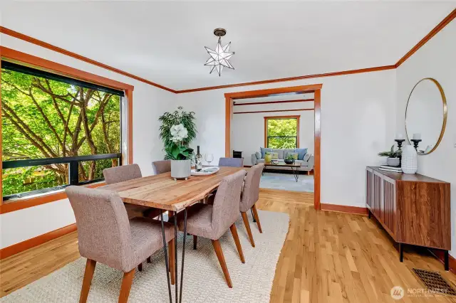 The large dining room beckons inspired dinner parties and gatherings, allowing for truly fabulous entertaining of family and friends.