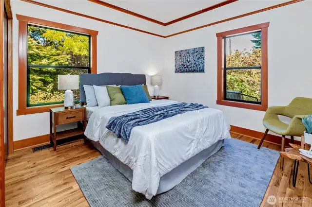 The high ceilings compliment the large bedrooms, making them feel light and bright and airy.