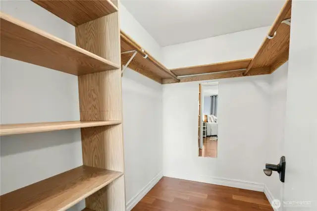 Walk-in-closet