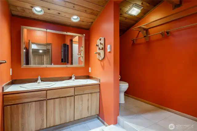 Primary En Suite