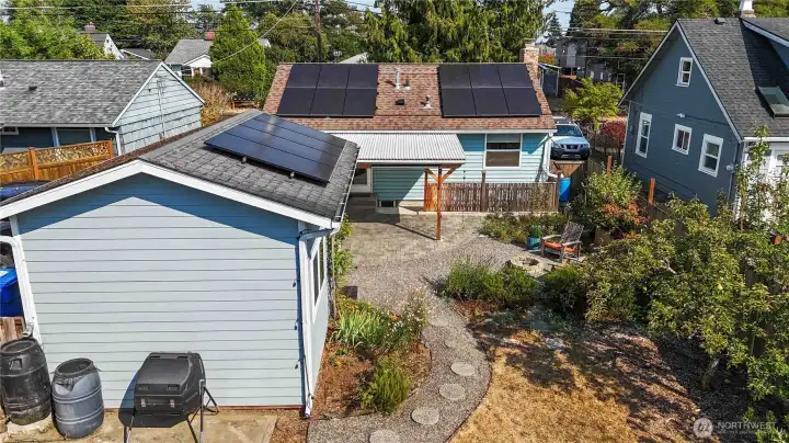 Enjoy energy efficiency & savings with solar panels!