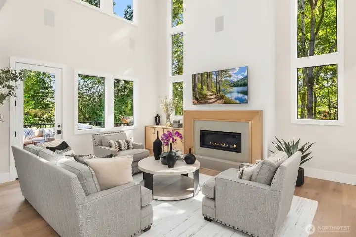 2 story reat room that overlooks the private backyard