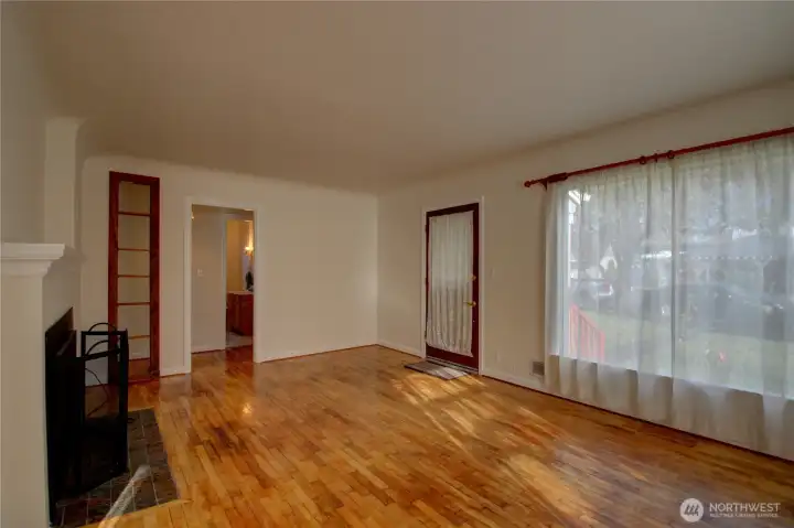 A look back at the front door.