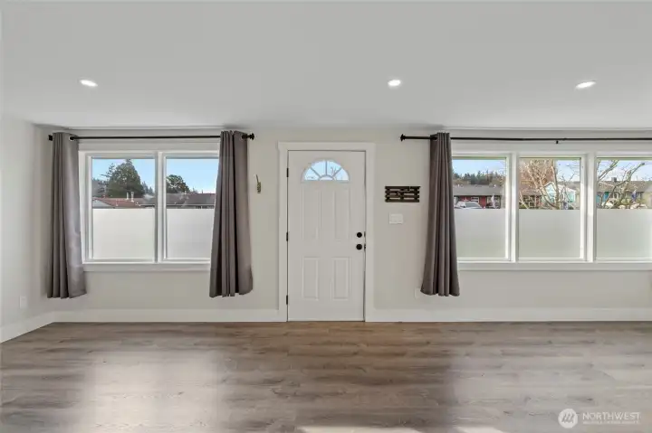 Spacious living room