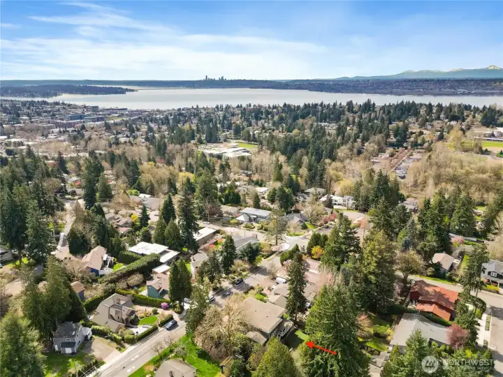 Minutes to downtown Kirkland, highly rated Lake Washington schools & more