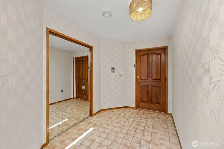 Entry coat closet
