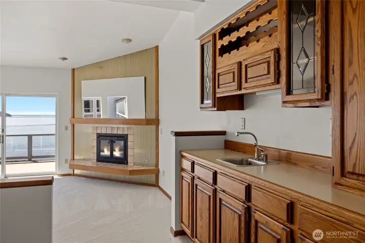 This is a great wetbar