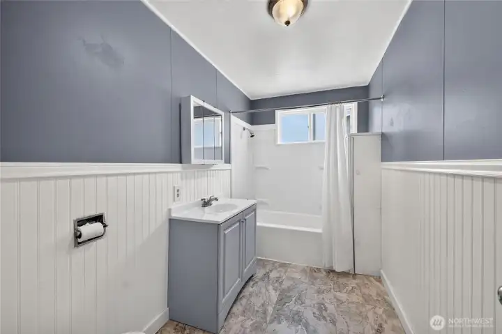 Updated Full Bath! Updated Full Bath!