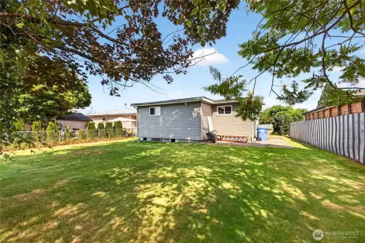 Back of home, lots of room in the backyard, alley access! Back of home, lots of room in the backyard, alley access!
