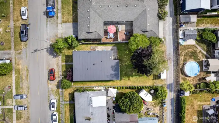 Aerial view of the home, NEW ROOF! Aerial view of the home, NEW ROOF!