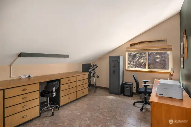 Upstairs Bonus Room/Office: Perfect For Work Or Play.
