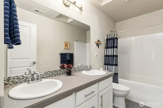 Full bathroom on upper floor