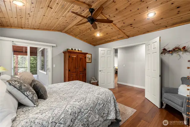 Beautiful vaulted inotty pine ceiling in primary
