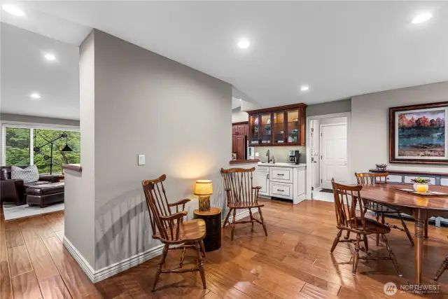 Dining to den and kitchen