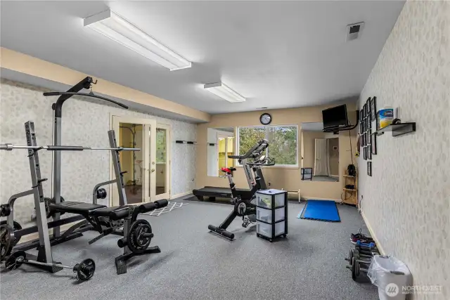 Extra room perfect for gym equipment