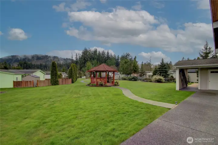 Beautiful common grounds in Little Mountain Estates, to be enjoyed by all!