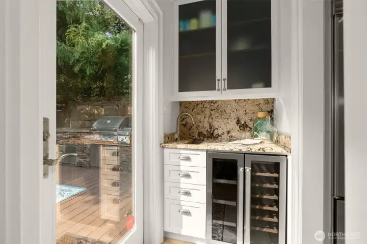 Built in wine fridge!
