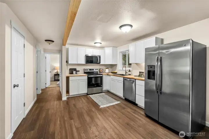 Beautifully updated kitchen with modern finishes
