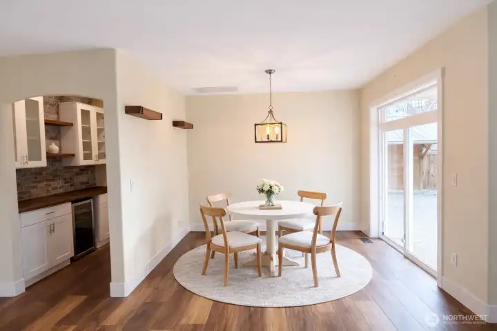 Eating Nook - Virtually Staged