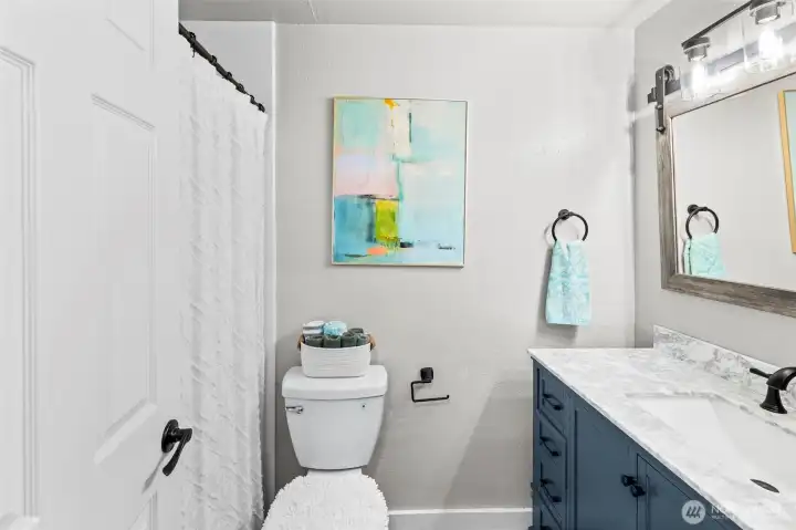 Full bath with tub/shower