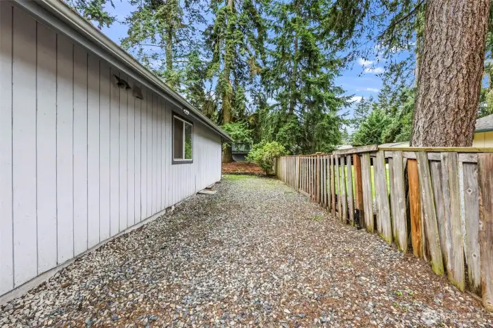 Lots of space on the side for parking