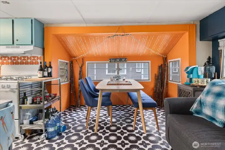 Room to dine or play your favorite games.