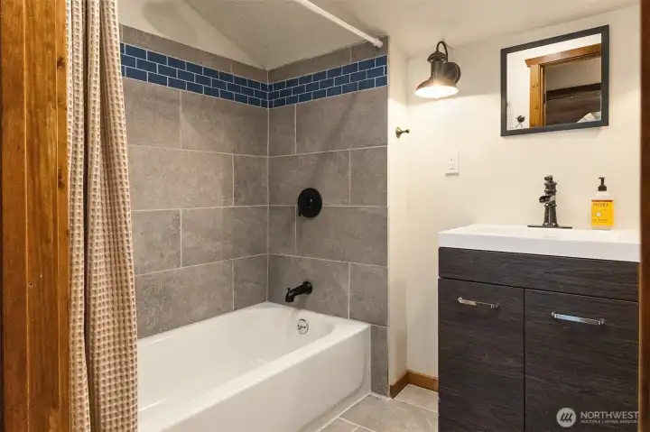 Guest Bathroom Upstairs