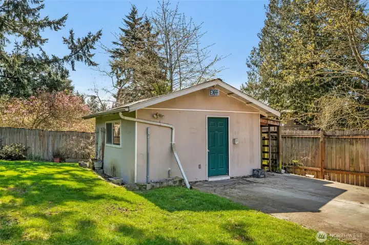 16 x 16 shop powered and ready for projects