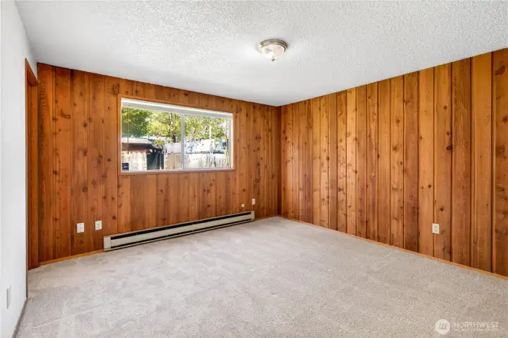 Primary w/ half bath en suite Primary w/ half bath en suite