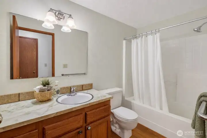 Full bathroom Full bathroom